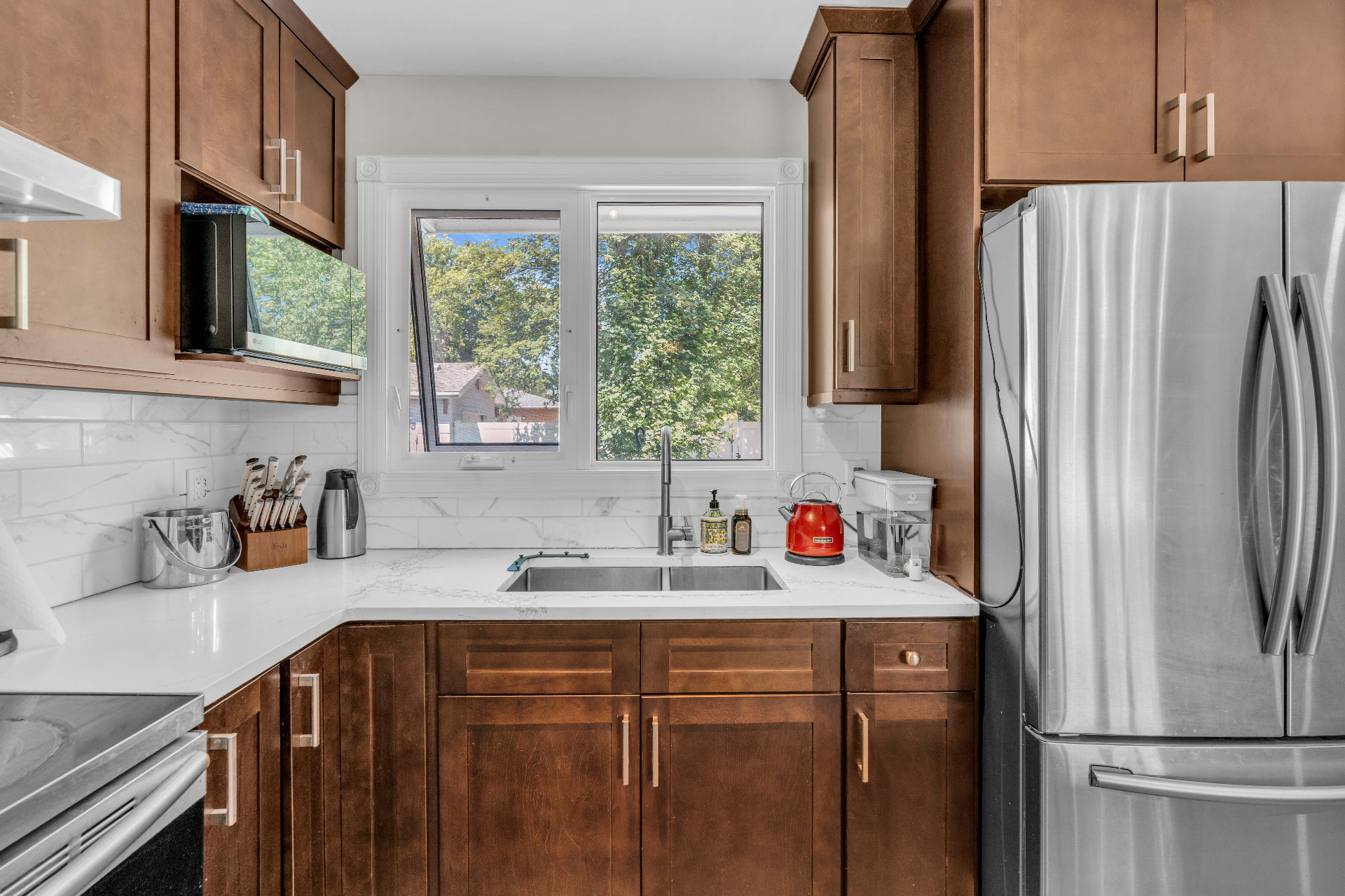 ✨萨斯卡通四卧两卫学区好房出租✨ - 3